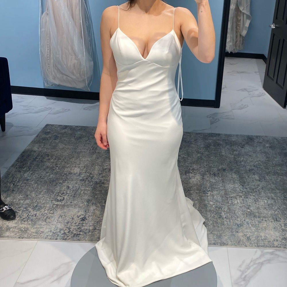 Never Worn Simple White Wedding Dress